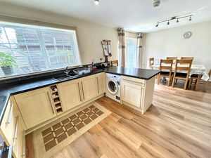 Photo 25- click for photo gallery